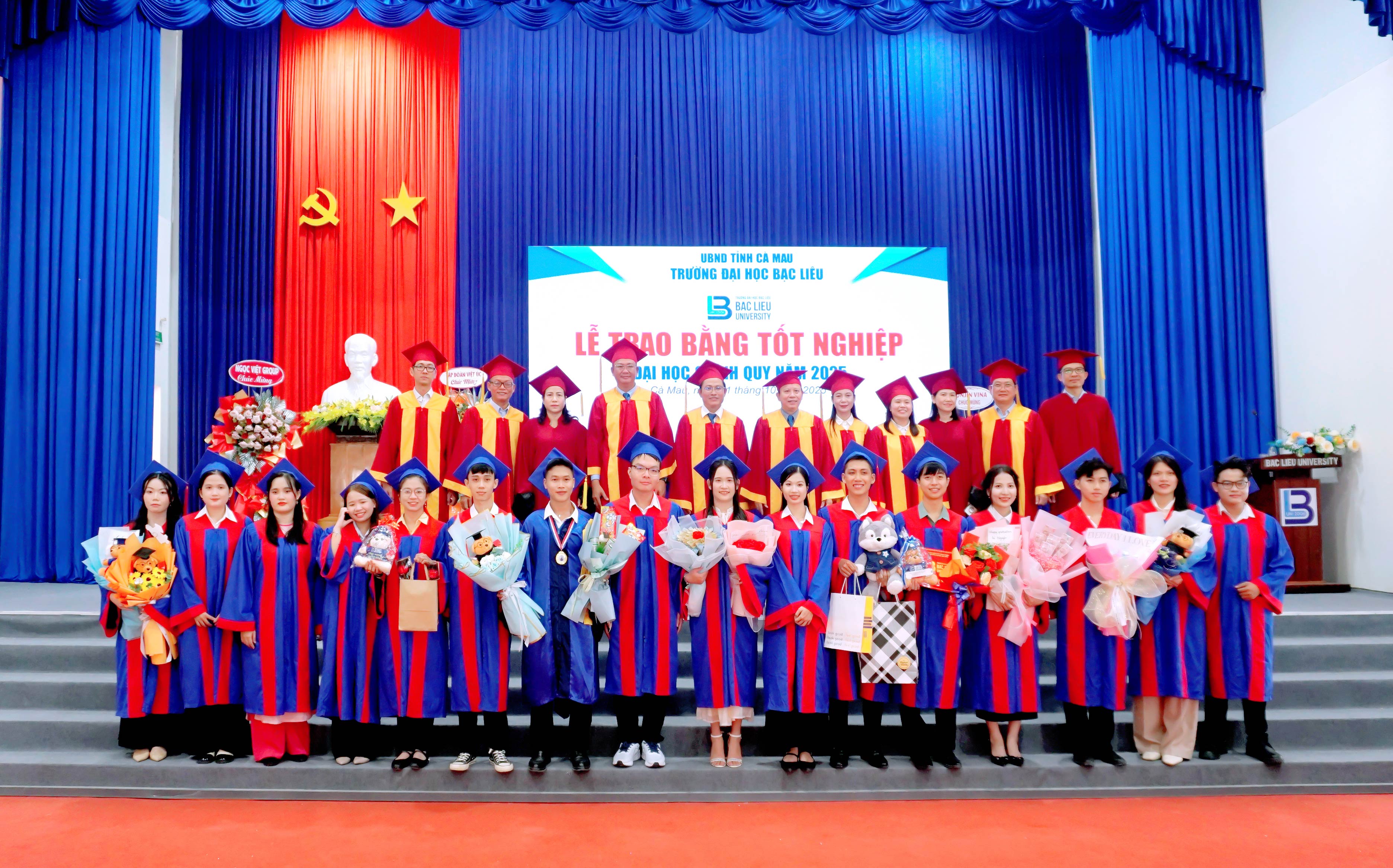 Trường Đại học Bạc Liêu tổ chức Lễ trao bằng tốt nghiệp đại học, cao đẳng chính quy năm 2025